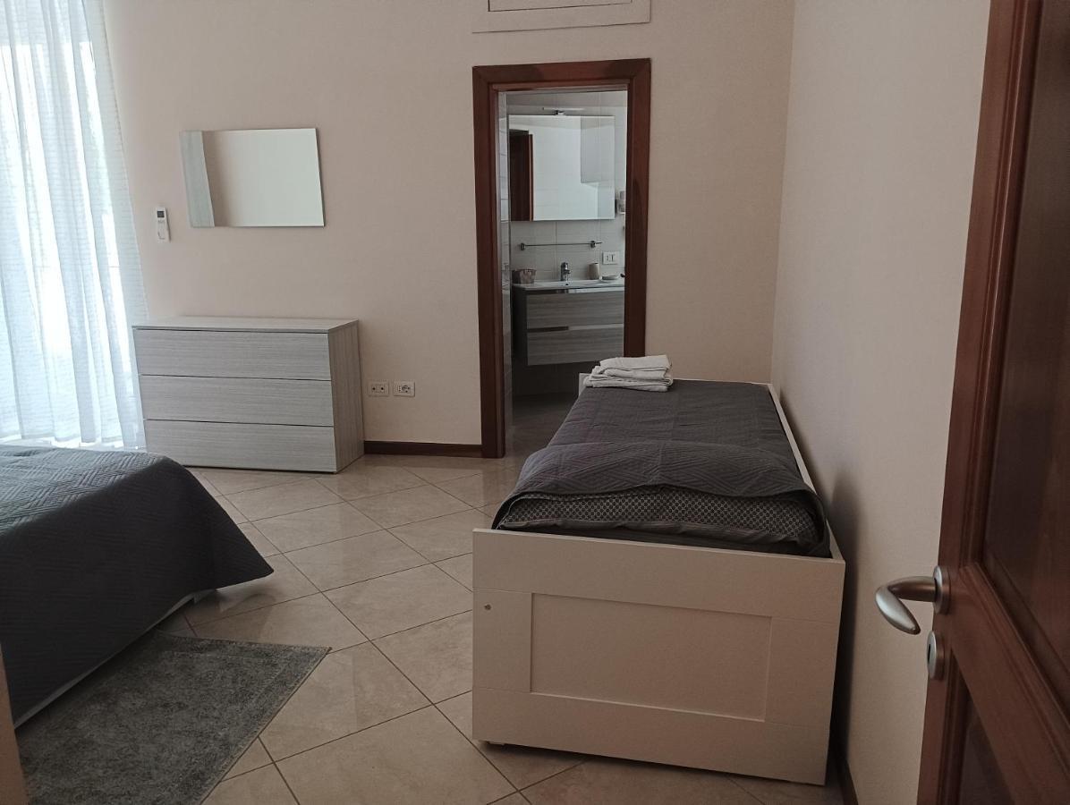 A Casa Di Laura Apartment Naples Luaran gambar